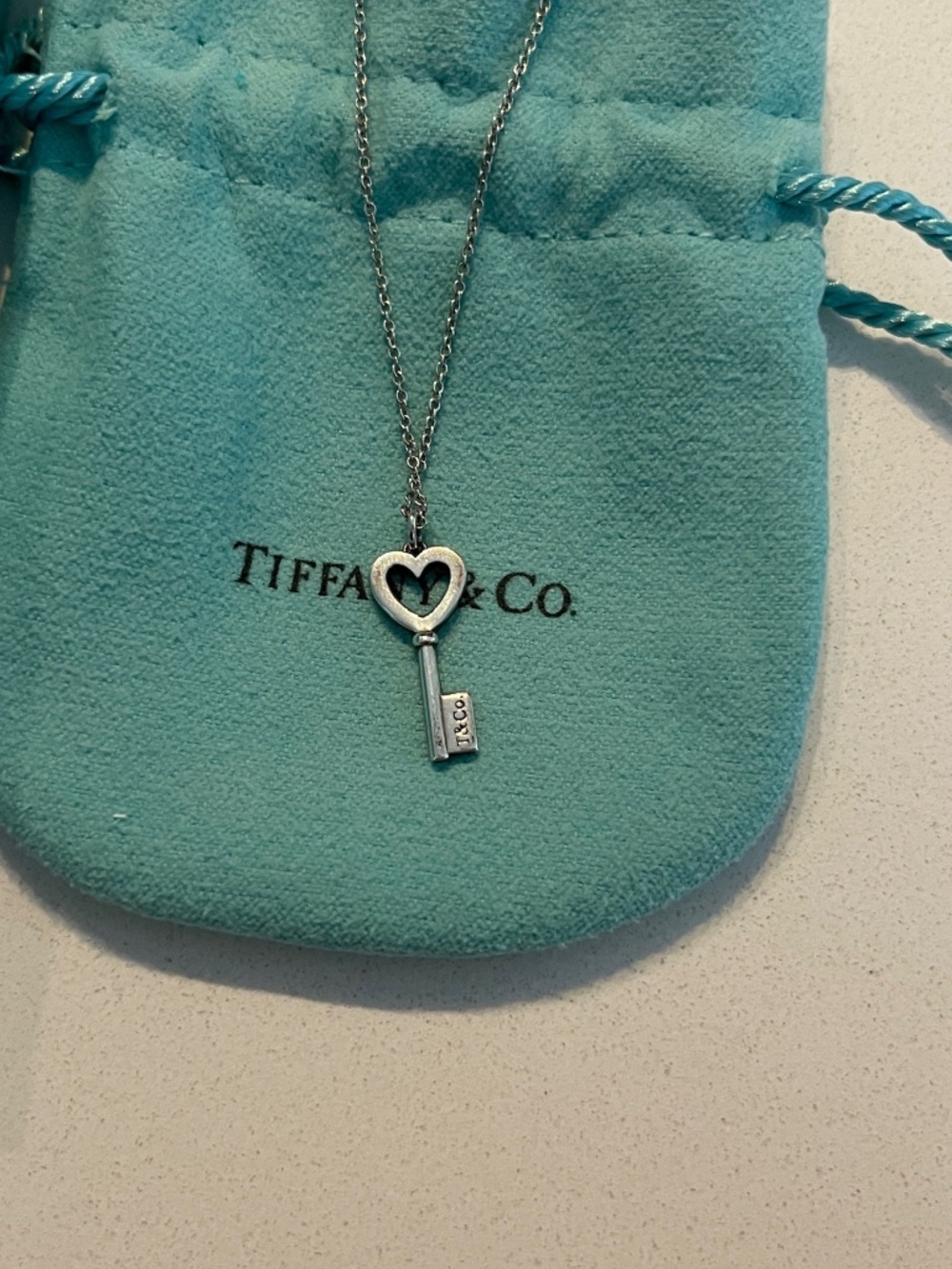 Tiffany & Co. Iconic Sterling Silver .925 Mini Heart Key Pendant Necklace 18" - Picture 4 of 10